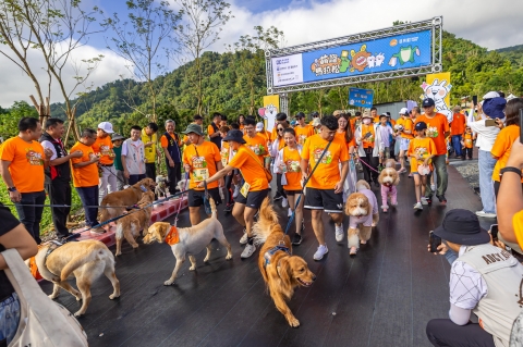 南投「第一屆萌寵馬拉松」登場!600組毛孩家庭齊聚日月町